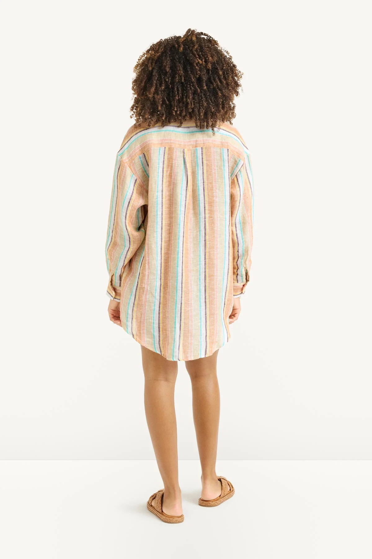 1059-playa-linen-boyfriend-shirt-sand-dunes-stripe-ecolinen-3.webp Playa Linen Boyfriend Shirt - Sand Dunes Stripe EcoLinen