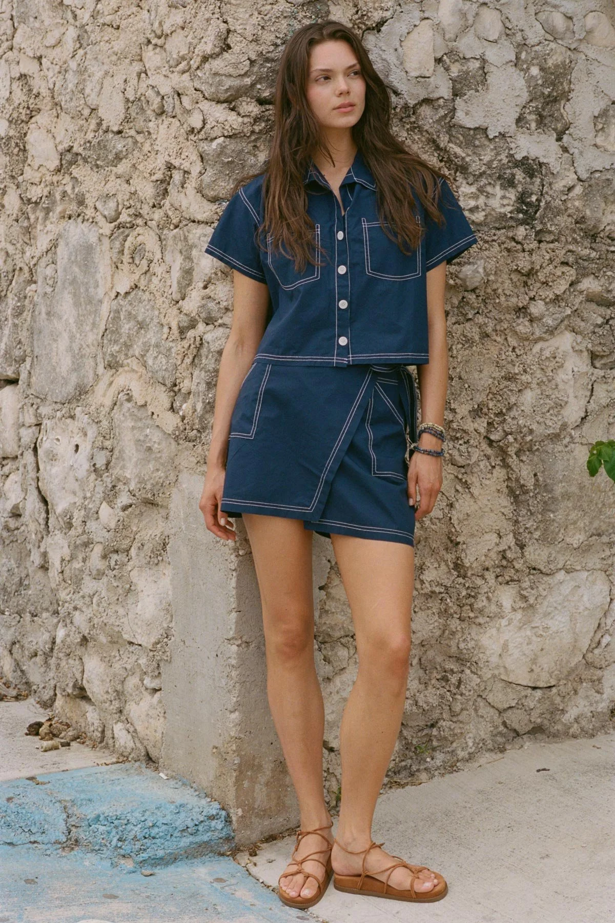 1429-ashley-cropped-shirt-midnight-cotton-poplin-1.webp Ashley Cropped Shirt - Midnight Cotton Poplin