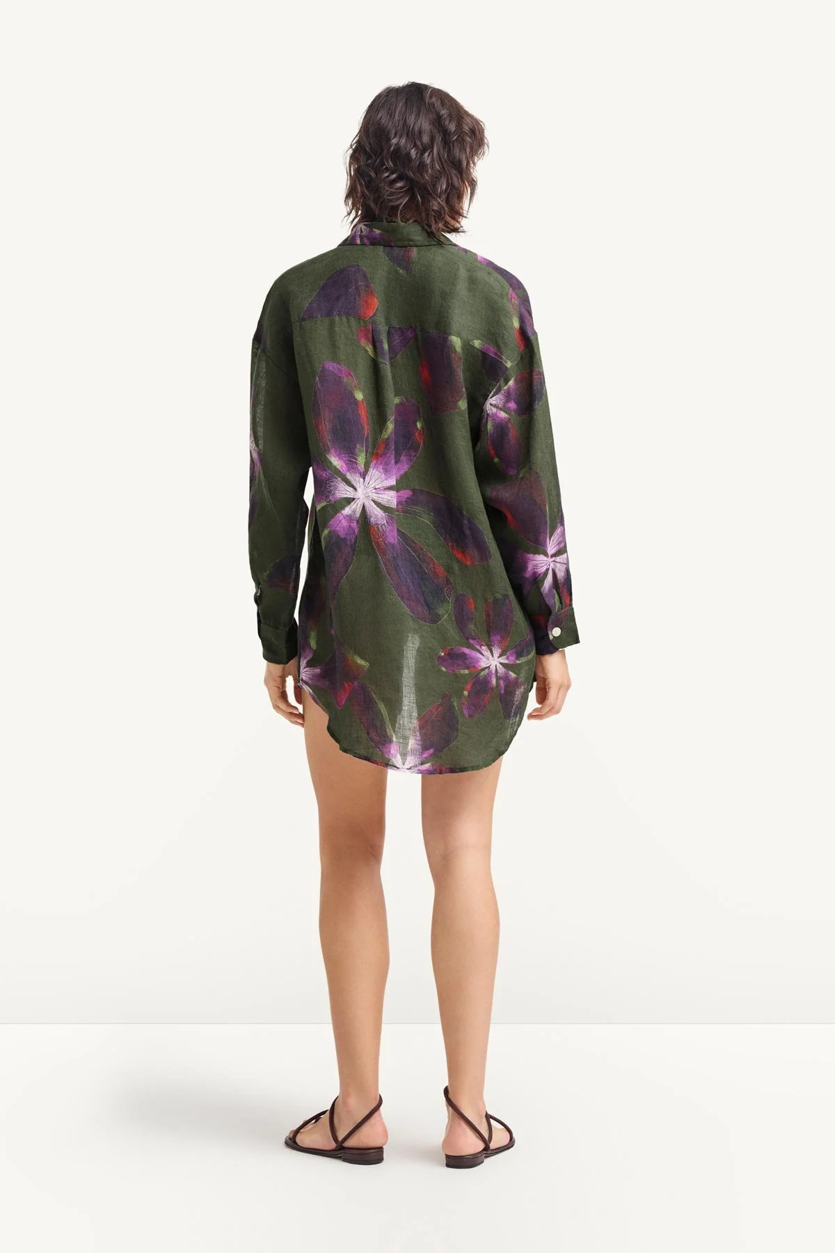 185-playa-linen-boyfriend-shirt-watercolor-orchid-ecolinen-5.webp Playa Linen Boyfriend Shirt - Watercolor Orchid Ecolinen