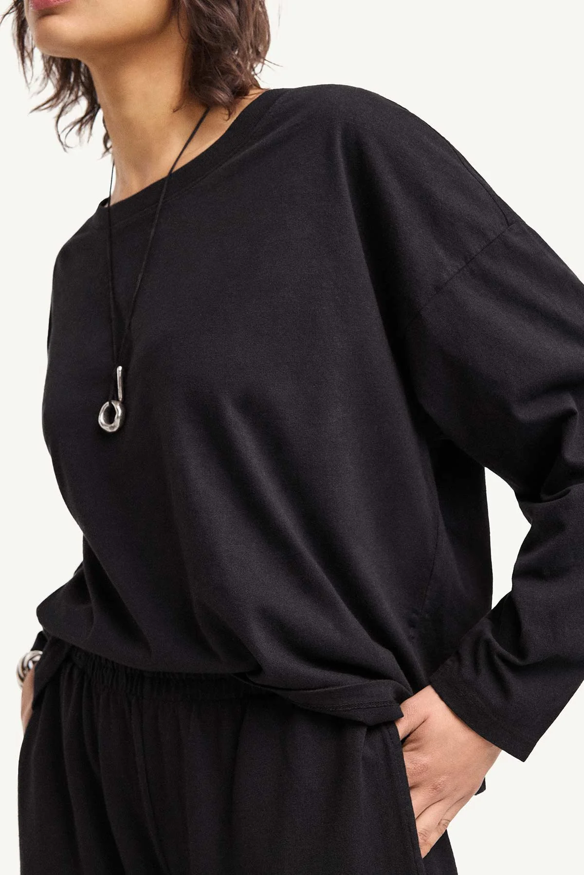 2726-coast-long-sleeve-crew-neck-black-cotton-jersey-1.webp Coast Long Sleeve Crew Neck - Black Cotton Jersey