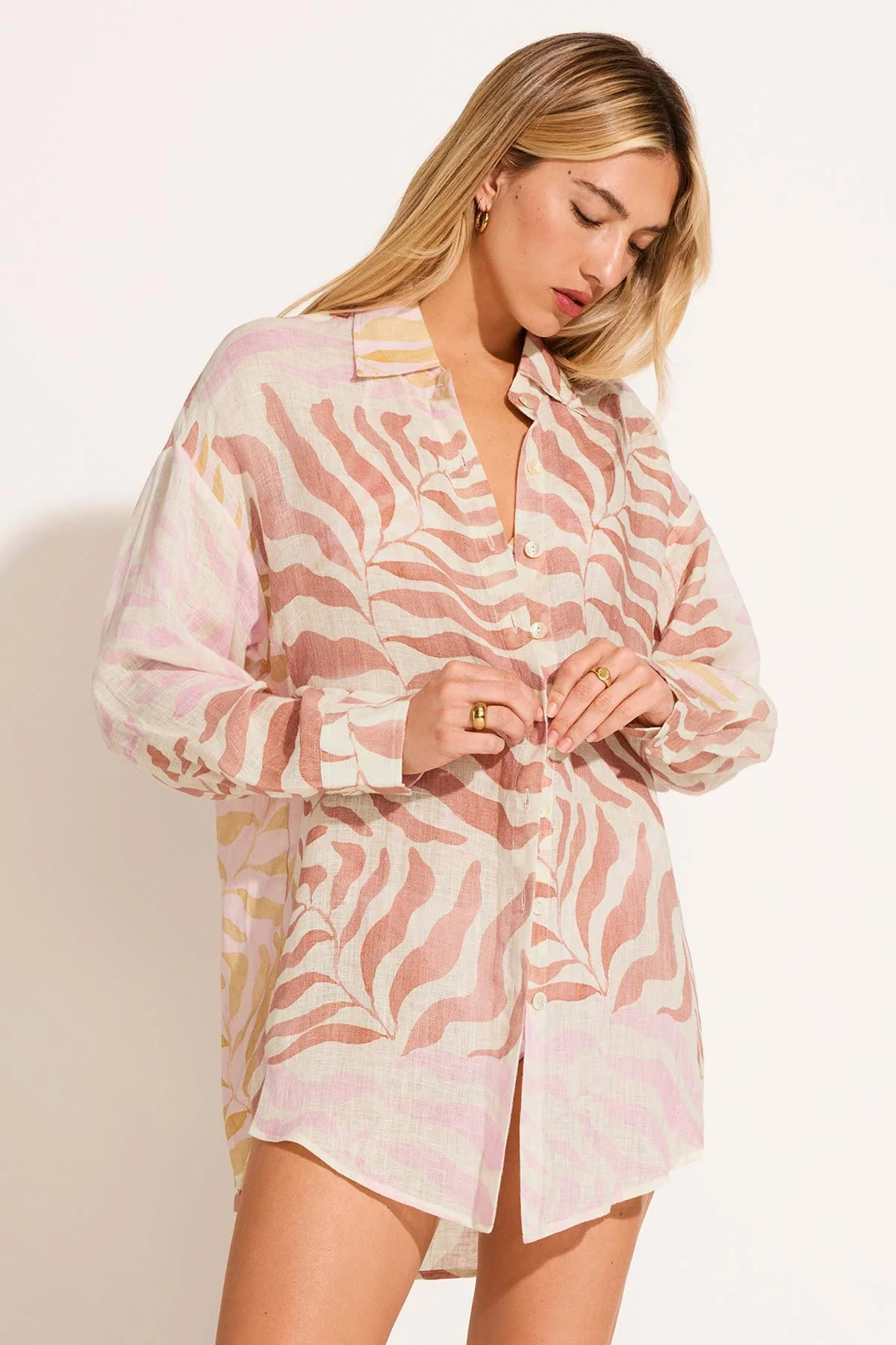 3183-playa-linen-boyfriend-shirt-gold-coast-ecolinen-1.webp Playa Linen Boyfriend Shirt - Gold Coast EcoLinen