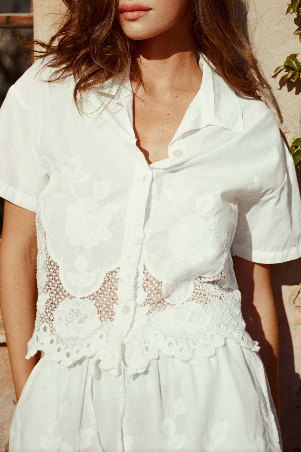 3203-flora-cropped-shirt-white-beachside-broderie-1.webp Flora Cropped Shirt - White Beachside Broderie