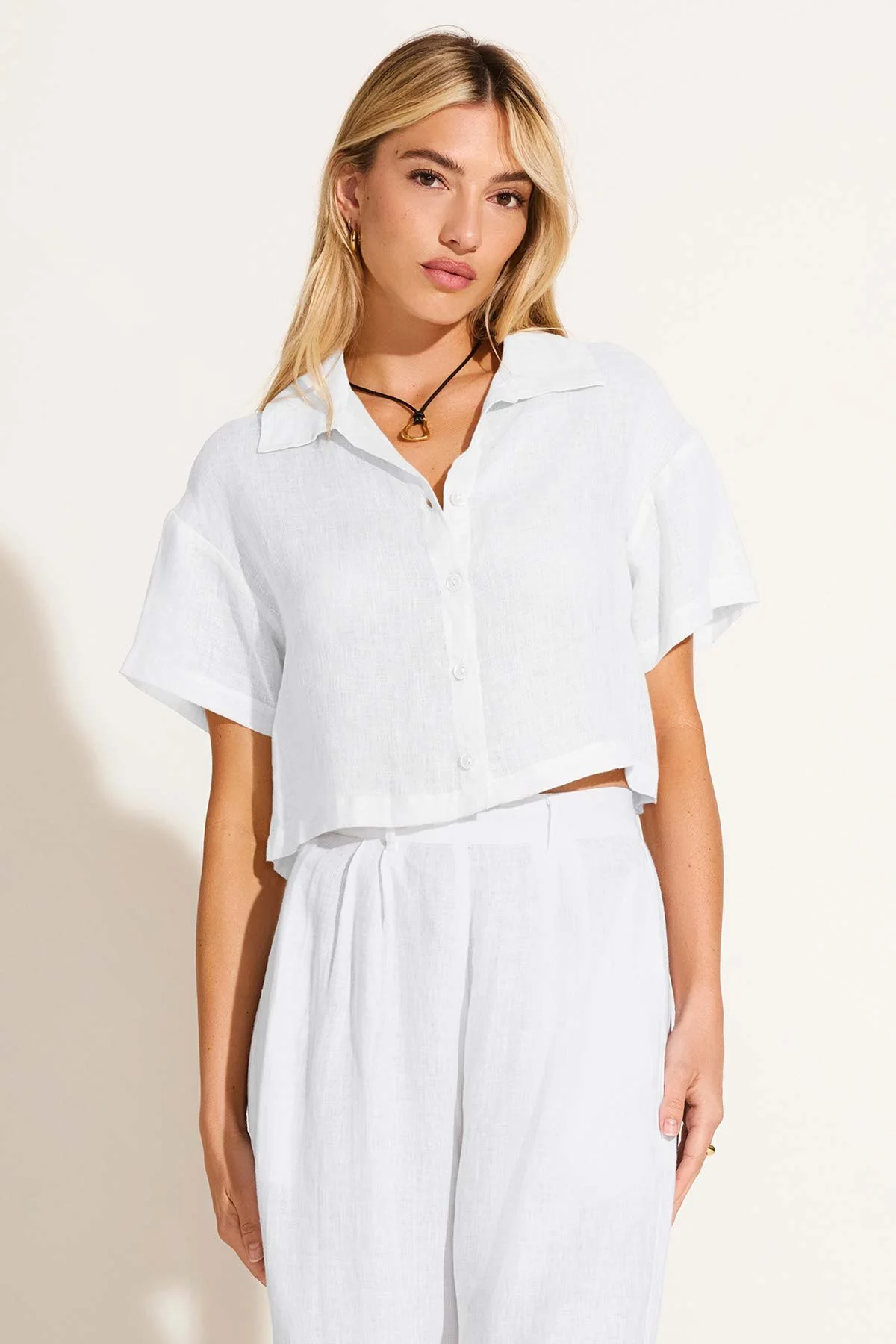 3697-hana-cropped-shirt-white-ecolinen-2.webp Hana Cropped Shirt - White EcoLinen